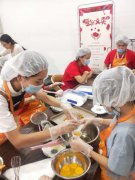 成都光华街道东坡路社区开展 “劳动最快乐，暑期活动营” 小小烘焙师体验